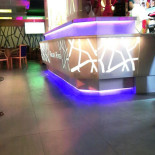 Café Golden River Dentro