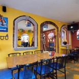 Salamander Cafe Dentro