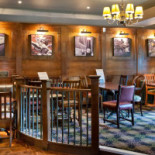 Restaurante Grog's Sport Bar Grill Dentro