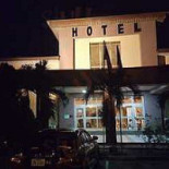 Axari Exterior